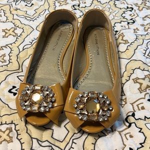 Adrienne VITTADINI jeweled peep toe flats 6.5